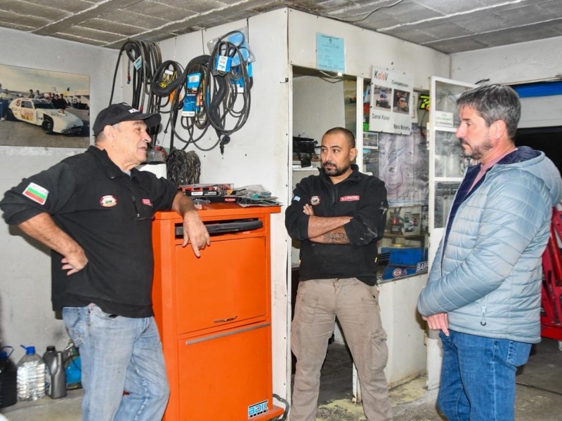 MERINO VISITÓ COMERCIOS DE LOS BARRIOS CORRADI Y&nbsp;DEMOCRACIA
