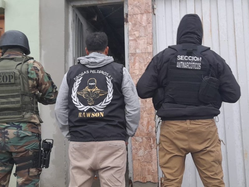 LA POLICÍA DEL CHUBUT DESBARATÓ UNA BANDA DEDICADA AL NARCOMENUDEO EN RAWSON Y PLAYA&nbsp;UNIÓN