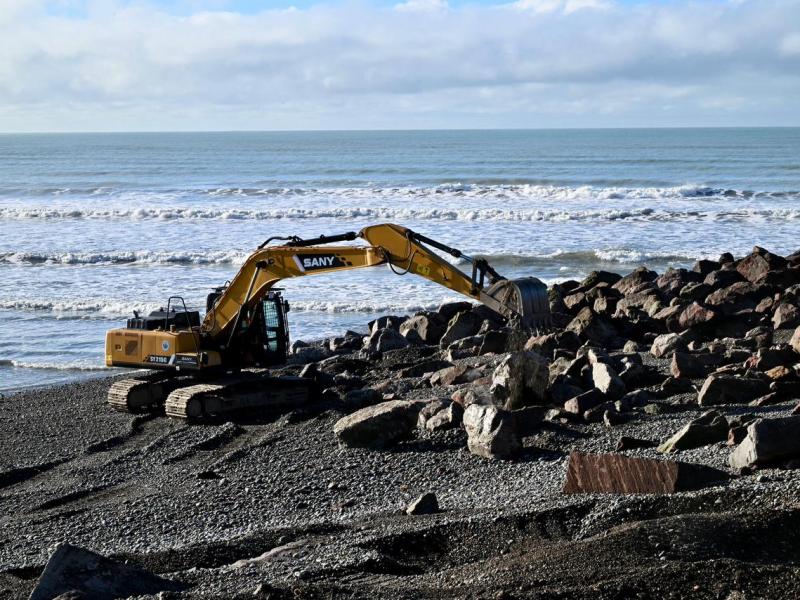 PROVINCIA AVANZA CON UNA OBRA ESTRATÉGICA PARA PROTEGER LA COSTA DE PLAYA UNIÓN DEL AVANCE DEL&nbsp;MAR