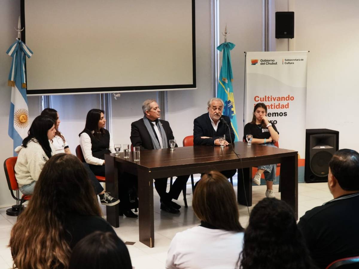 LA MUESTRA ITINERANTE DEL CENTRO ANA FRANK LLEGÓ A RAWSON Y DESTACÓ EL COMPROMISO DE JÓVENES&nbsp;CHUBUTENSES