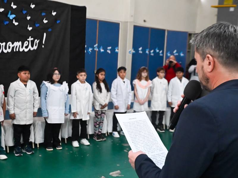 MERINO PARTICIPÓ DE LOS ACTOS DE PROMESA A LA BANDERA EN LAS ESCUELAS N° 78 Y N°&nbsp;199