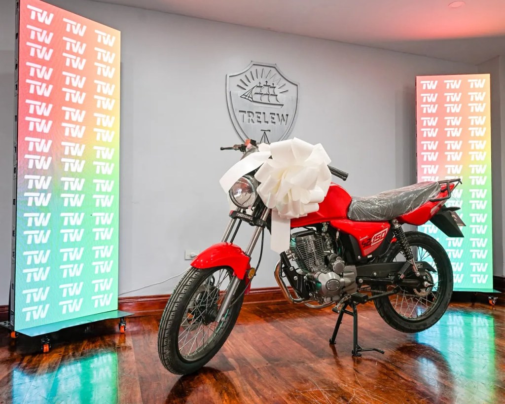 EL MUNICIPIO DE TRELEW REALIZÓ EL PRIMER SORTEO DE MOTOS ENTRE CONTRIBUYENTES AL&nbsp;DÍA