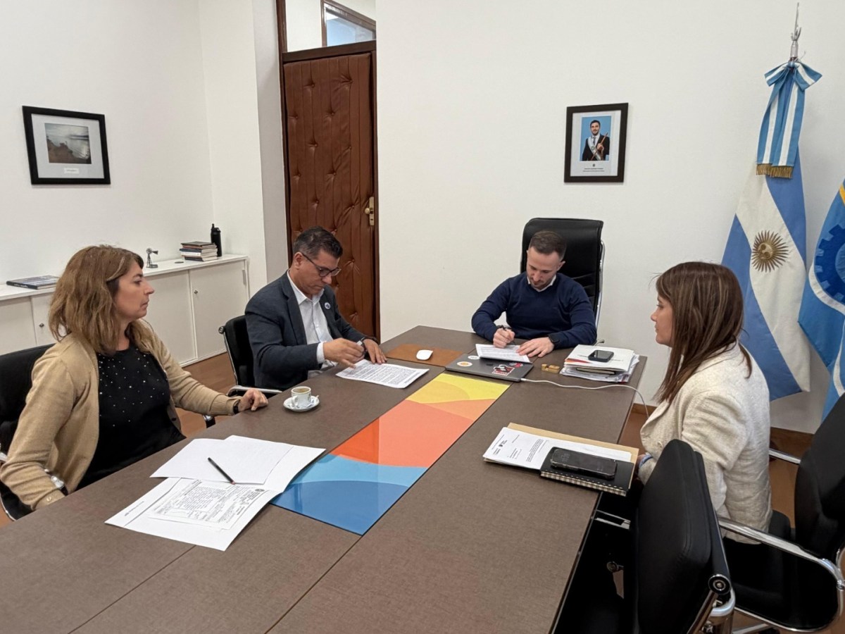 PROVINCIA Y LA UNIVERSIDAD NACIONAL DE LA PATAGONIA IMPLEMENTARÁN UN NUEVO PROGRAMA DE&nbsp;PASANTÍAS