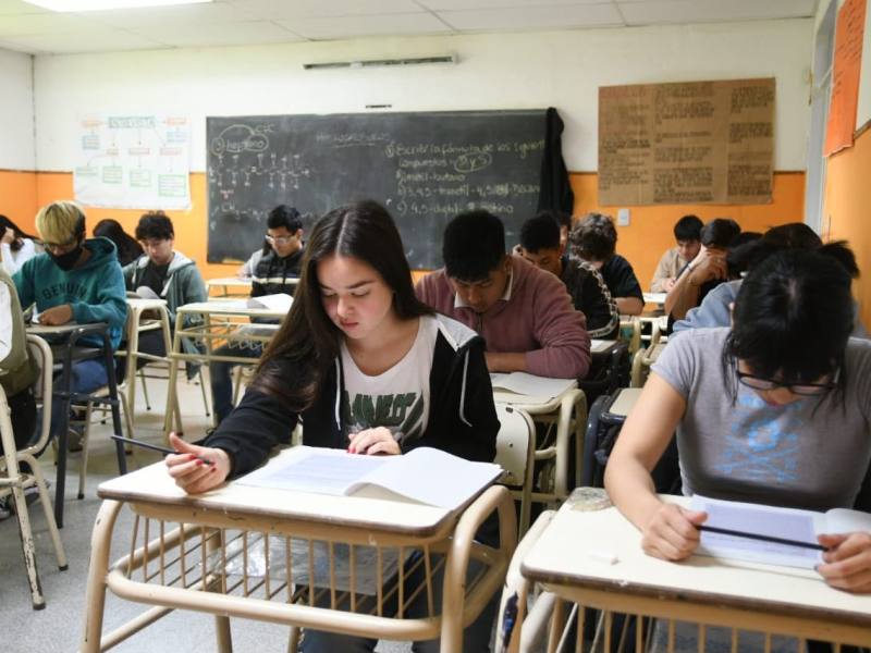 VACANTES 2027: HABILITAN LA SOLICITUD PARA EL NIVEL&nbsp;SECUNDARIO