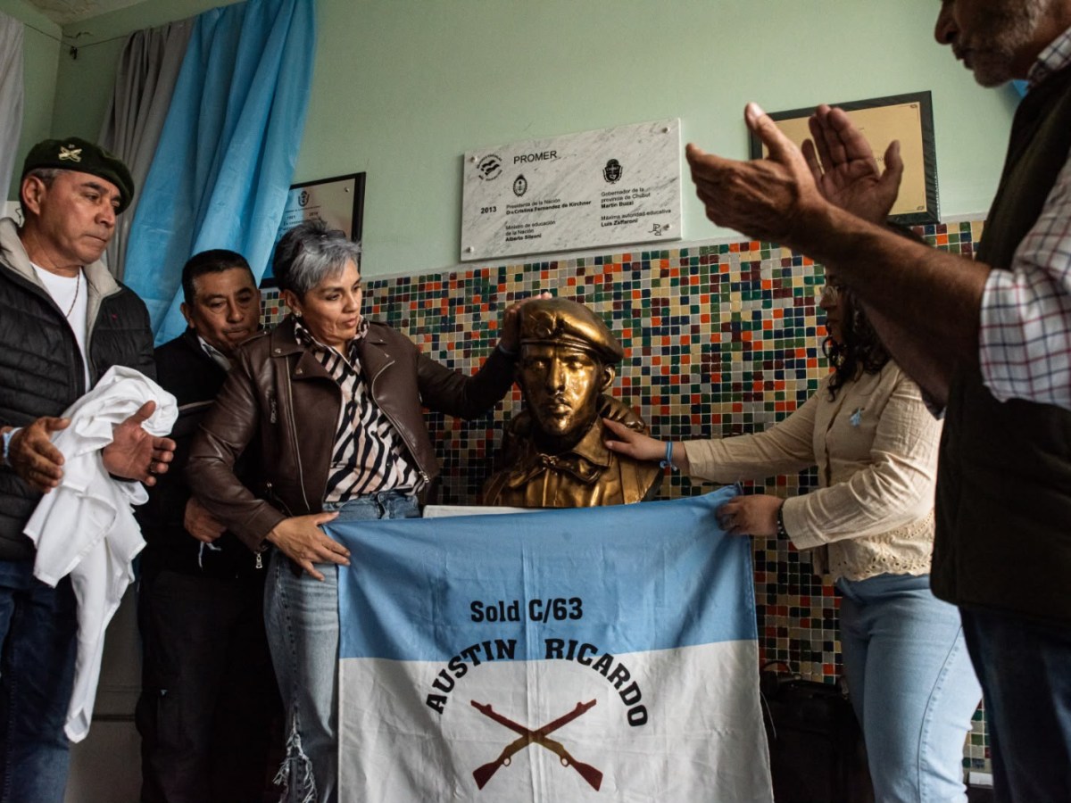 PROVINCIA ACOMPAÑÓ EN TECKA UN NUEVO HOMENAJE AL HÉROE DE MALVINAS RICARDO ANDRÉS&nbsp;AUSTIN