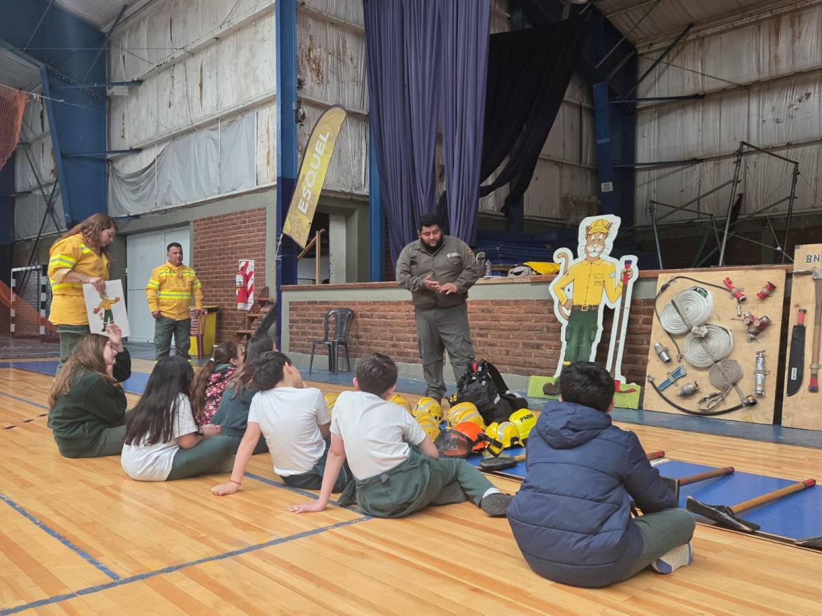 Con la participación de cientos de estudiantes cordilleranos, Provincia realiza una campaña educativa para prevenir incendios&nbsp;forestales